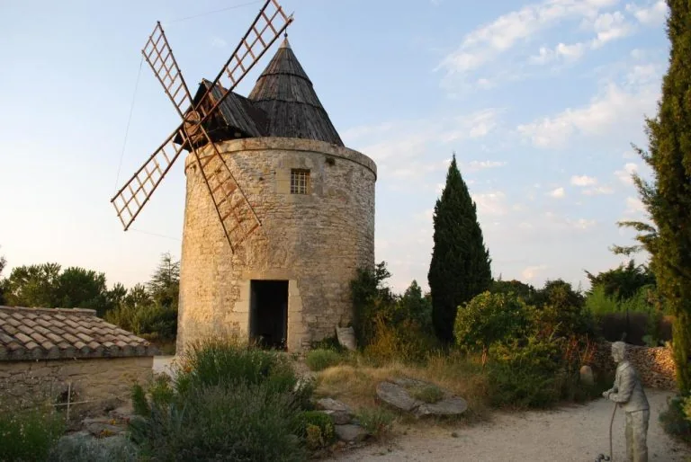Le moulin au soleil couchant